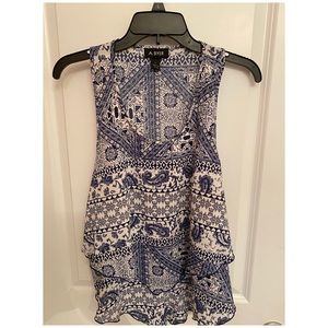 Women’s pattern top